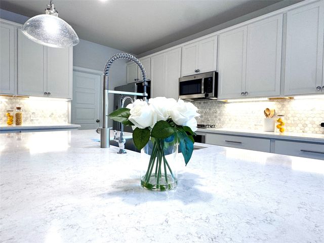 7204 Silent Mill Road, Arlington, TX 76001