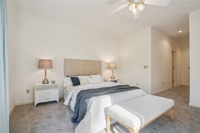 1919 Oak Knolls Court SE, Cedar Rapids, IA 52403