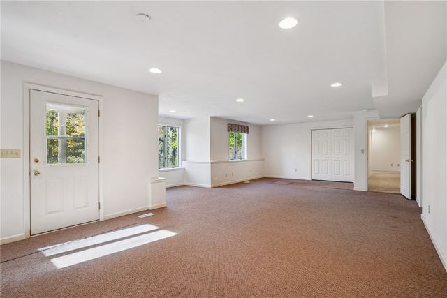 1919 Oak Knolls Court SE, Cedar Rapids, IA 52403