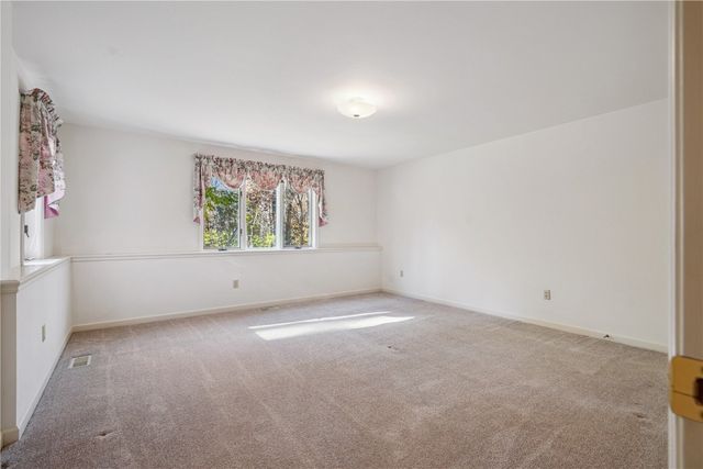 1919 Oak Knolls Court SE, Cedar Rapids, IA 52403