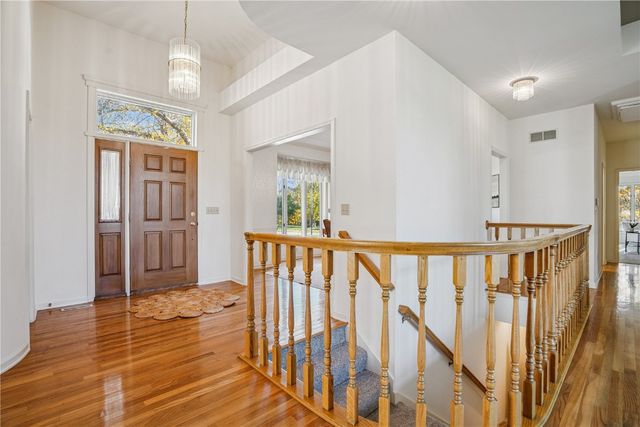 1919 Oak Knolls Court SE, Cedar Rapids, IA 52403