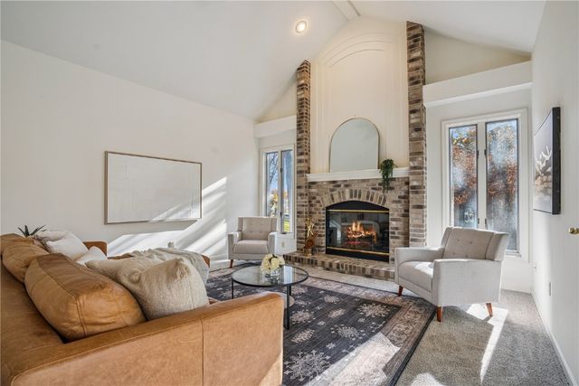 1919 Oak Knolls Court SE, Cedar Rapids, IA 52403