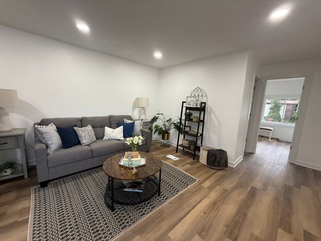 62 Brushwood Drive, Matteson, IL 60443