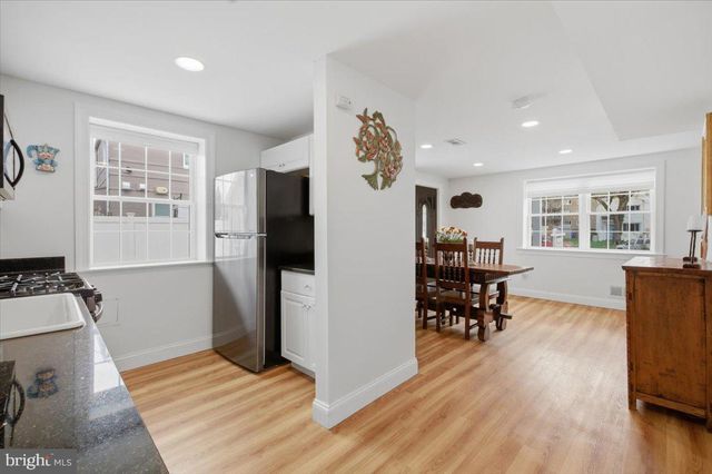 858 S HARRISON ST, Arlington, VA 22204