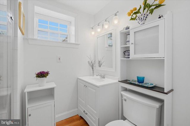 858 S HARRISON ST, Arlington, VA 22204