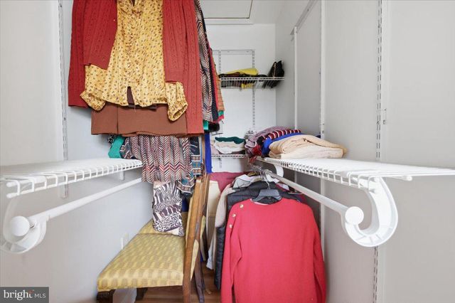 858 S HARRISON ST, Arlington, VA 22204