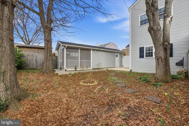 858 S HARRISON ST, Arlington, VA 22204