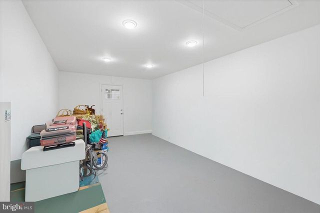 858 S HARRISON ST, Arlington, VA 22204