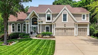 5304 Summit Court, Shawnee, KS 66216