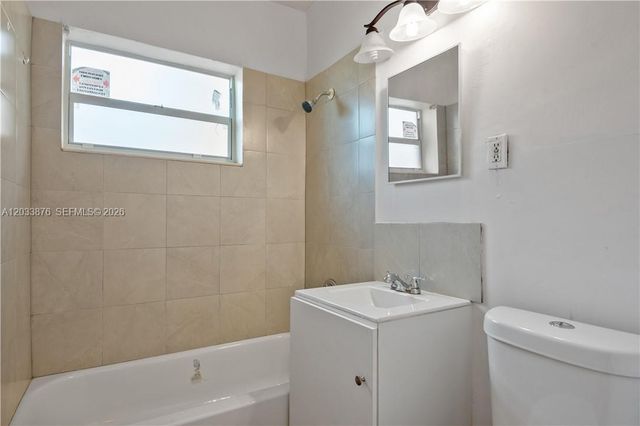 2247 Simms St, Hollywood, FL 33020