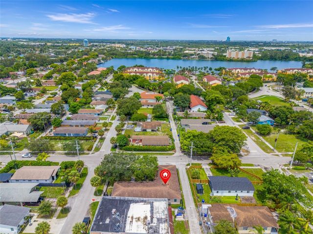 2247 Simms St, Hollywood, FL 33020