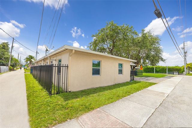 2247 Simms St, Hollywood, FL 33020