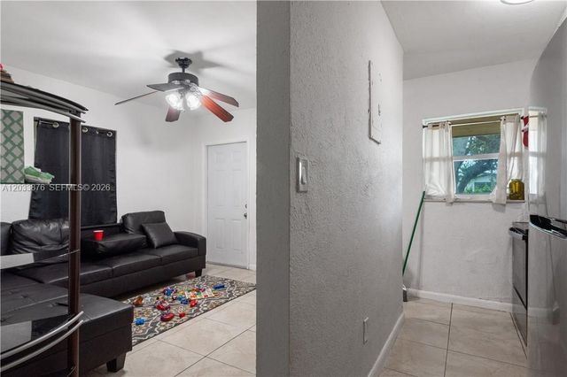 2247 Simms St, Hollywood, FL 33020