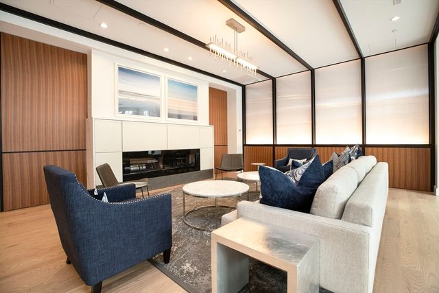 10 Shipyard Dr 303, Hingham, MA 02043
