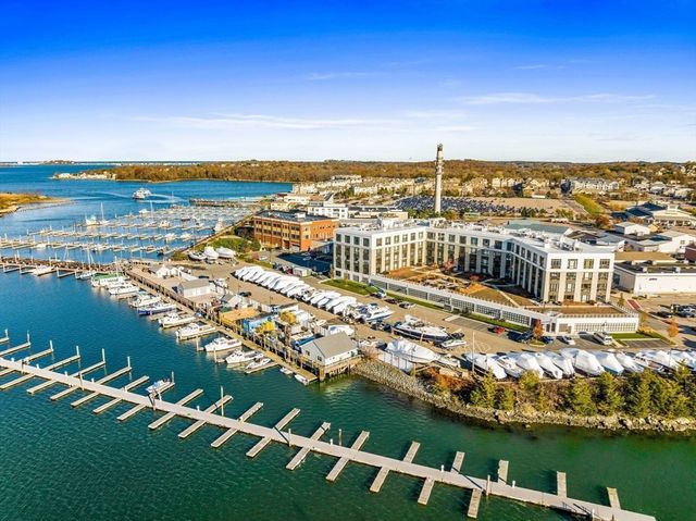 10 Shipyard Dr 303, Hingham, MA 02043