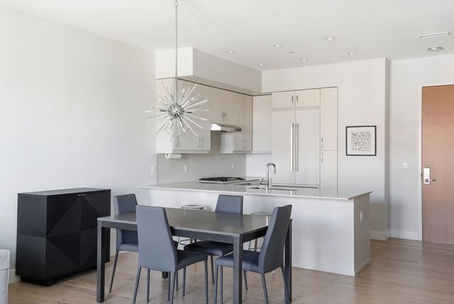 10 Shipyard Dr 303, Hingham, MA 02043