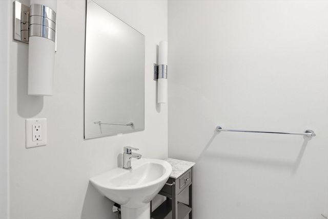 10 Shipyard Dr 303, Hingham, MA 02043