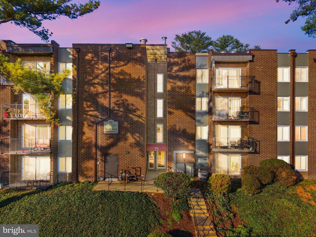 75 S REYNOLDS ST #413, Alexandria, VA 22304