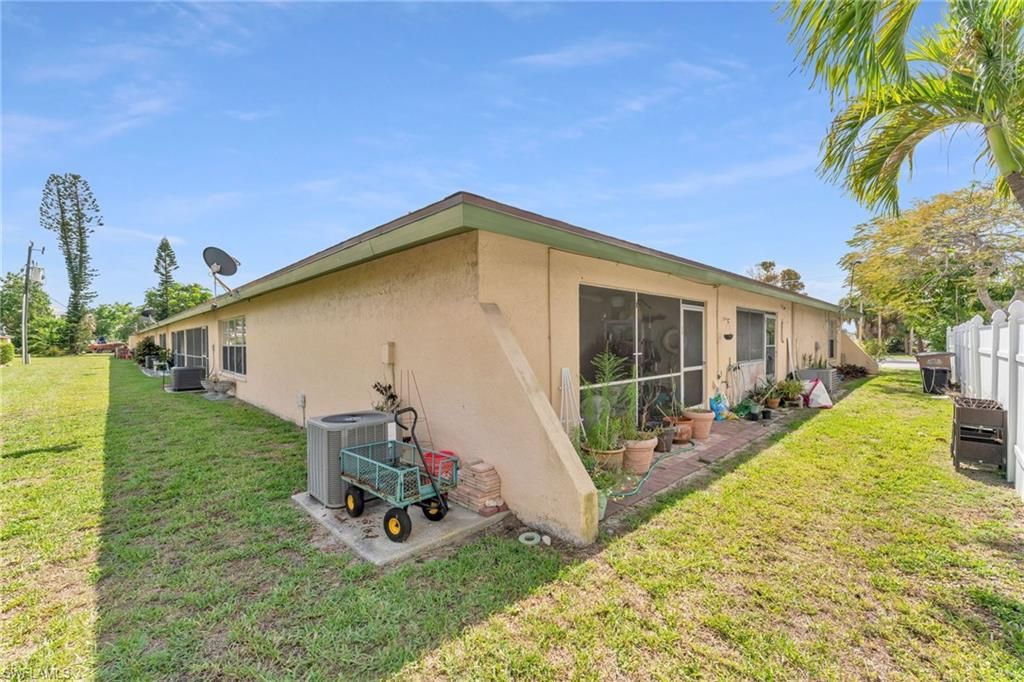 Image 20 of property listing at 4641 Palm Tree BLVD 9, Cape Coral, FL 33904