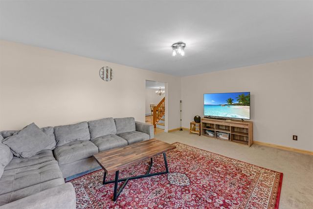 1404 Brand Farm Drive, South Burlington, VT 05403