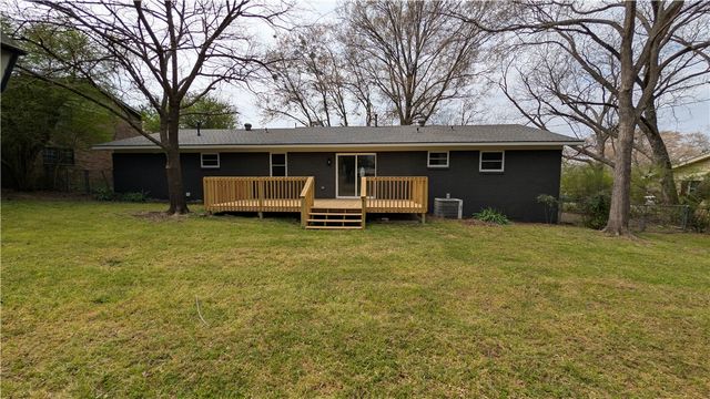 2902 N Erie Avenue, Russellville, AR 72802