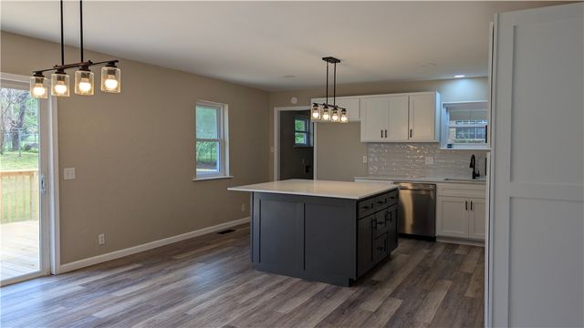 2902 N Erie Avenue, Russellville, AR 72802