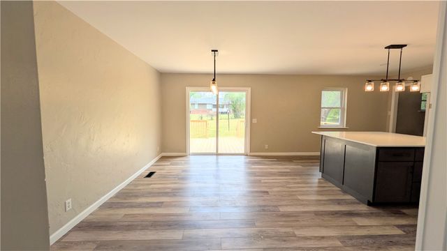 2902 N Erie Avenue, Russellville, AR 72802