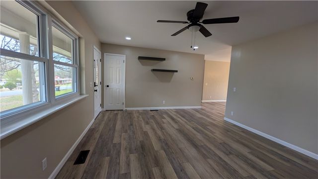 2902 N Erie Avenue, Russellville, AR 72802