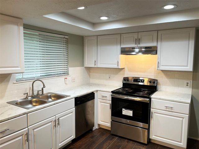 10310 Overview Drive, Sugar Land, TX 77498