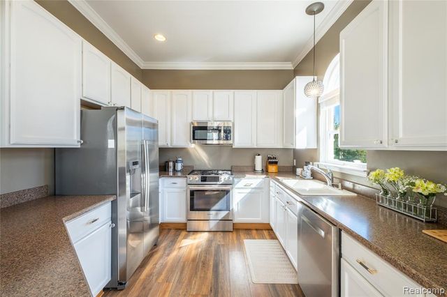 1245 Portsmouth Drive, Howell, MI 48843