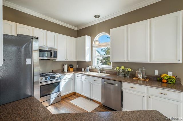 1245 Portsmouth Drive, Howell, MI 48843
