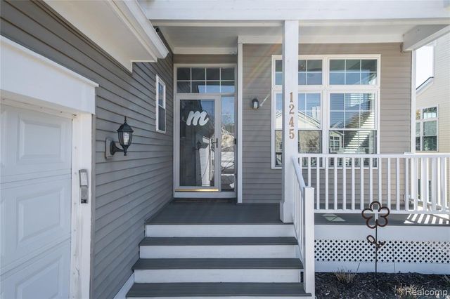 1245 Portsmouth Drive, Howell, MI 48843
