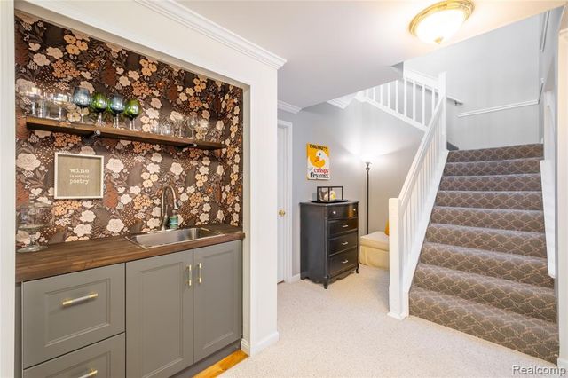 1245 Portsmouth Drive, Howell, MI 48843