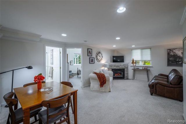 1245 Portsmouth Drive, Howell, MI 48843
