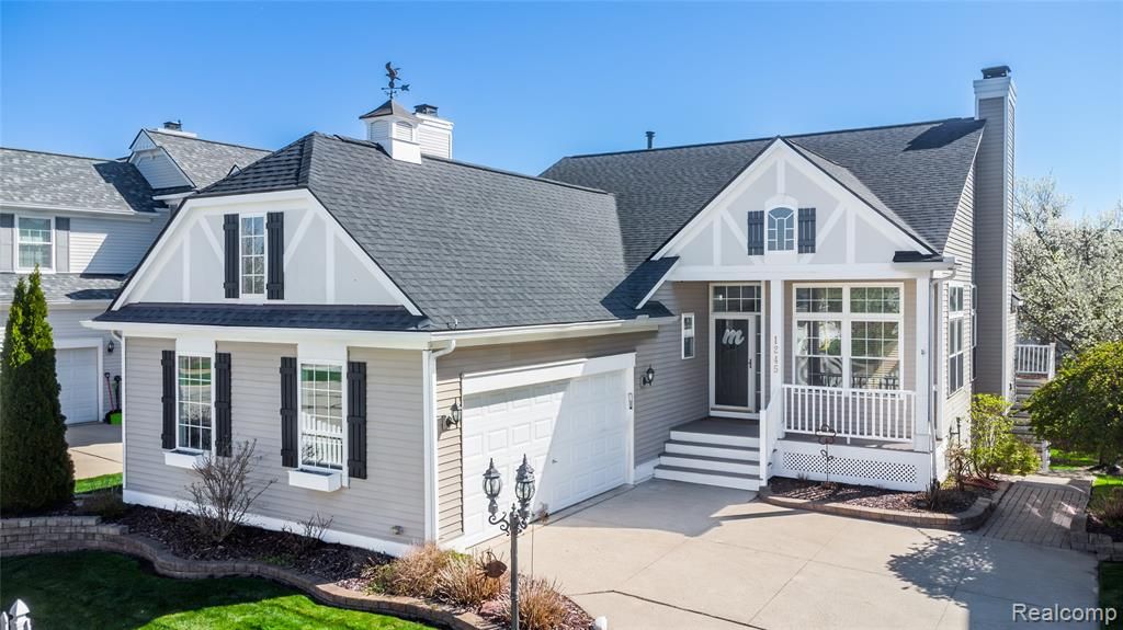 1245 Portsmouth Drive, Howell, MI 48843