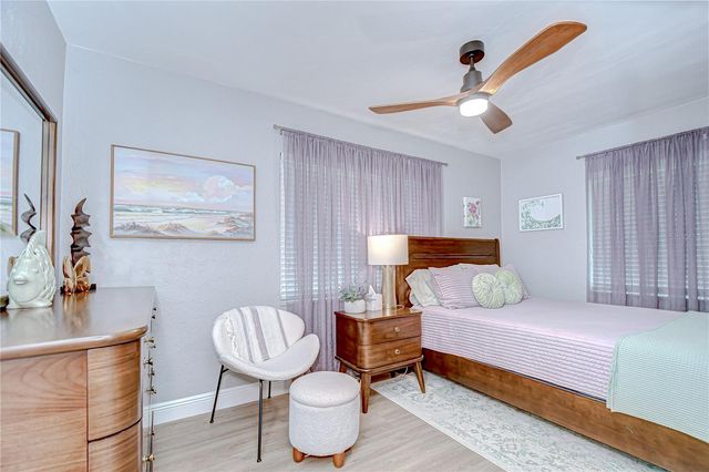 130 63RD STREET S, St Petersburg, FL 33707