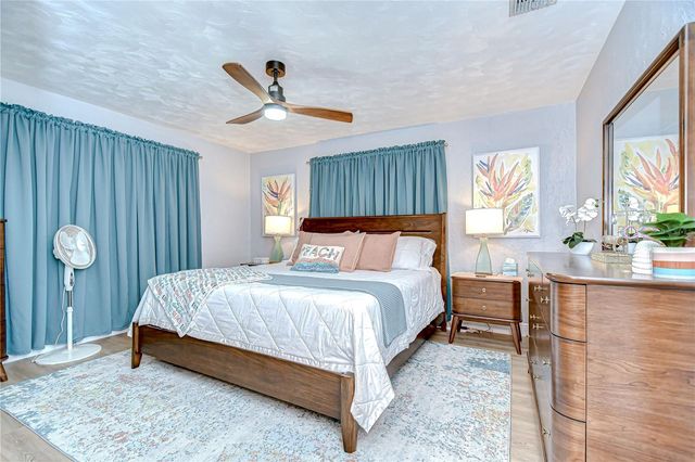 130 63RD STREET S, St Petersburg, FL 33707