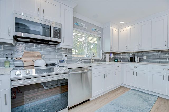 130 63RD STREET S, St Petersburg, FL 33707