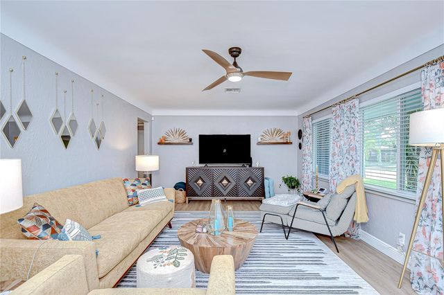 130 63RD STREET S, St Petersburg, FL 33707