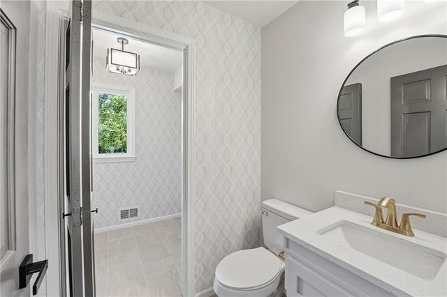 9100 Dearborn Street, Overland Park, KS 66207