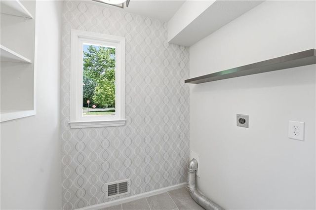 9100 Dearborn Street, Overland Park, KS 66207