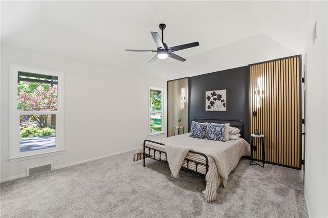 9100 Dearborn Street, Overland Park, KS 66207