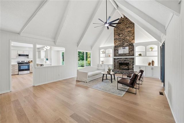 9100 Dearborn Street, Overland Park, KS 66207