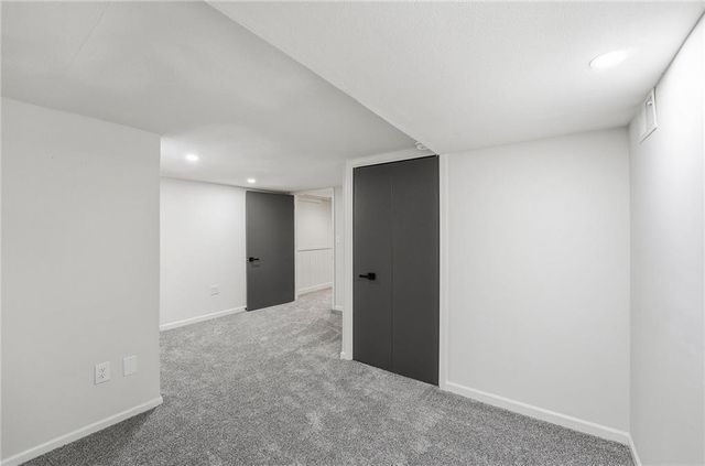9100 Dearborn Street, Overland Park, KS 66207