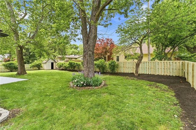 9100 Dearborn Street, Overland Park, KS 66207