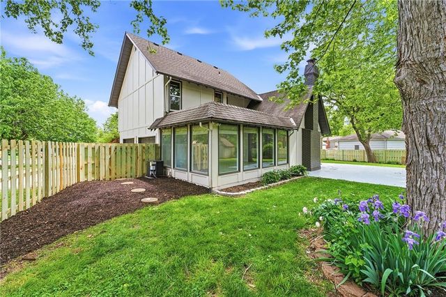 9100 Dearborn Street, Overland Park, KS 66207