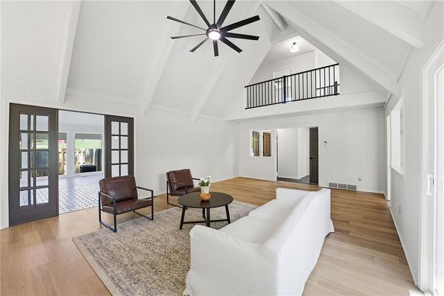 9100 Dearborn Street, Overland Park, KS 66207
