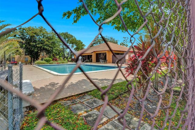 4211 NW 19th St 194, Lauderhill, FL 33313