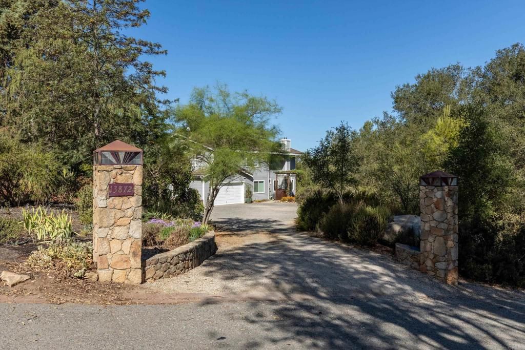 13872 Misty Oak Road, Valley Center, CA 92082 — photo 2