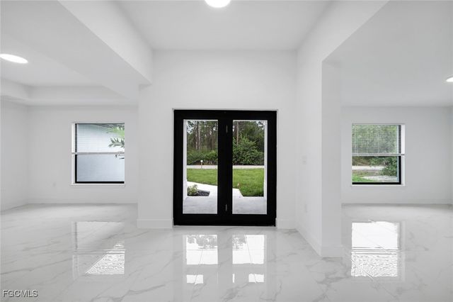 1102 Edison AVE, Lehigh Acres, FL 33972